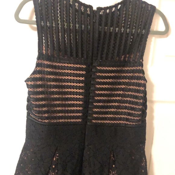 Classy nude and black lace dress - Picture 6 of 8